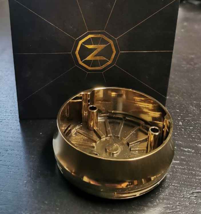 Zeppelin HMD gold